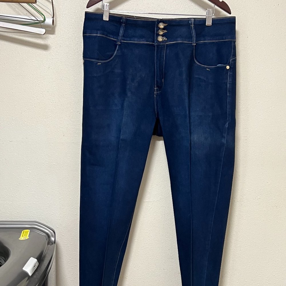 Diva Jeans, Columbian Design, starched and pressed, size 20